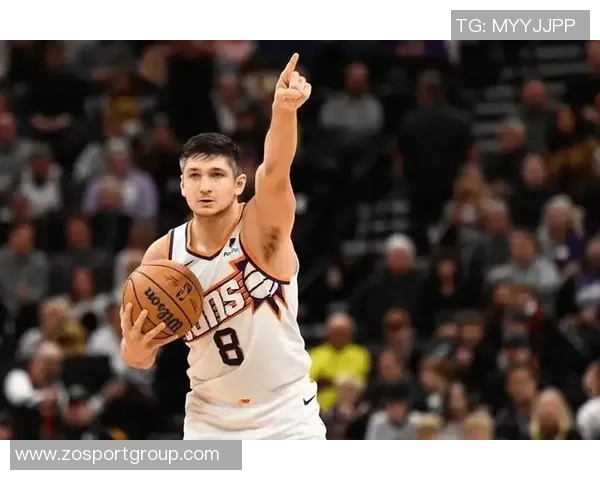 格雷森阿伦称赞布克传球能力称自己会积极跑位配合突破